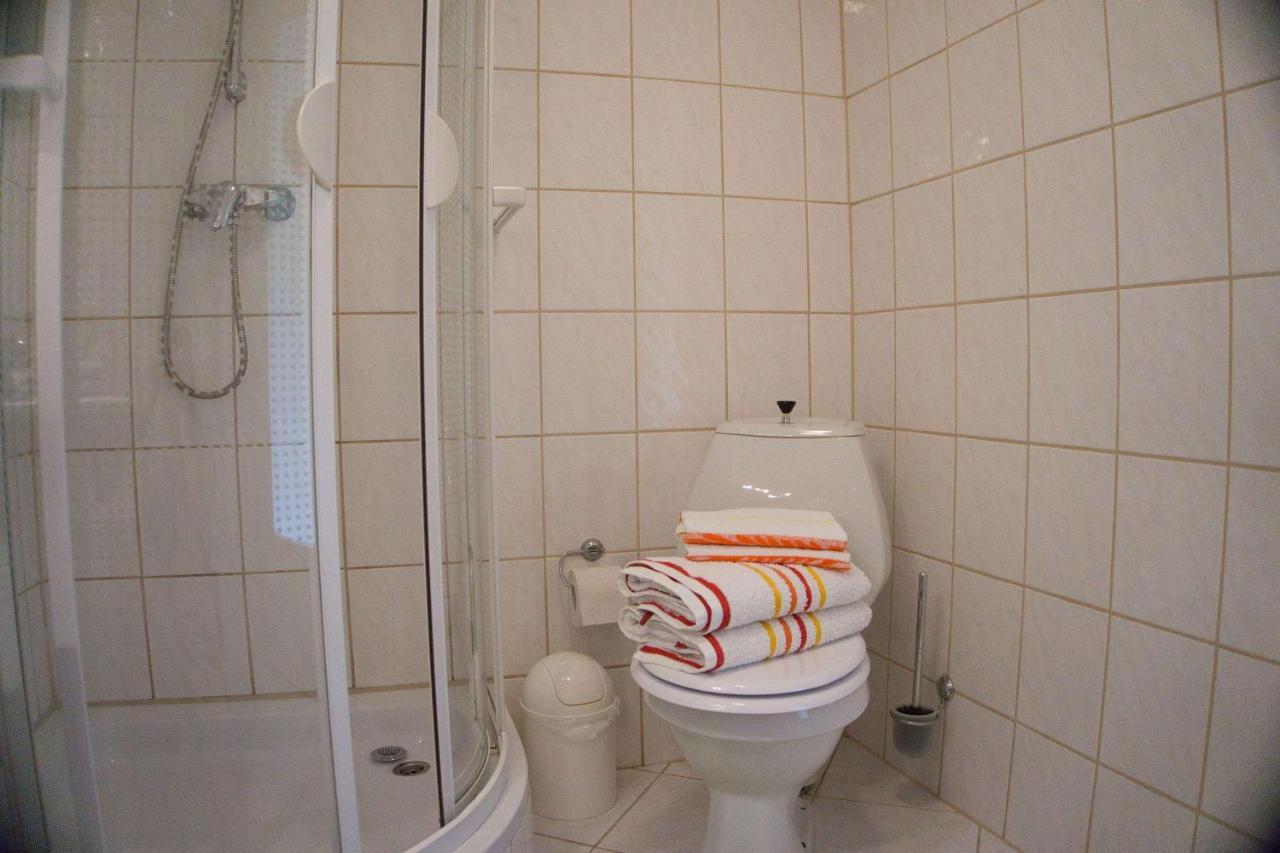 F-1042 Ferienwohnung Enna Sellin  Екстериор снимка